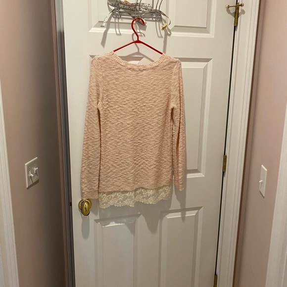 Pink rose sweater size small blush in color. - Picture 11 of 13